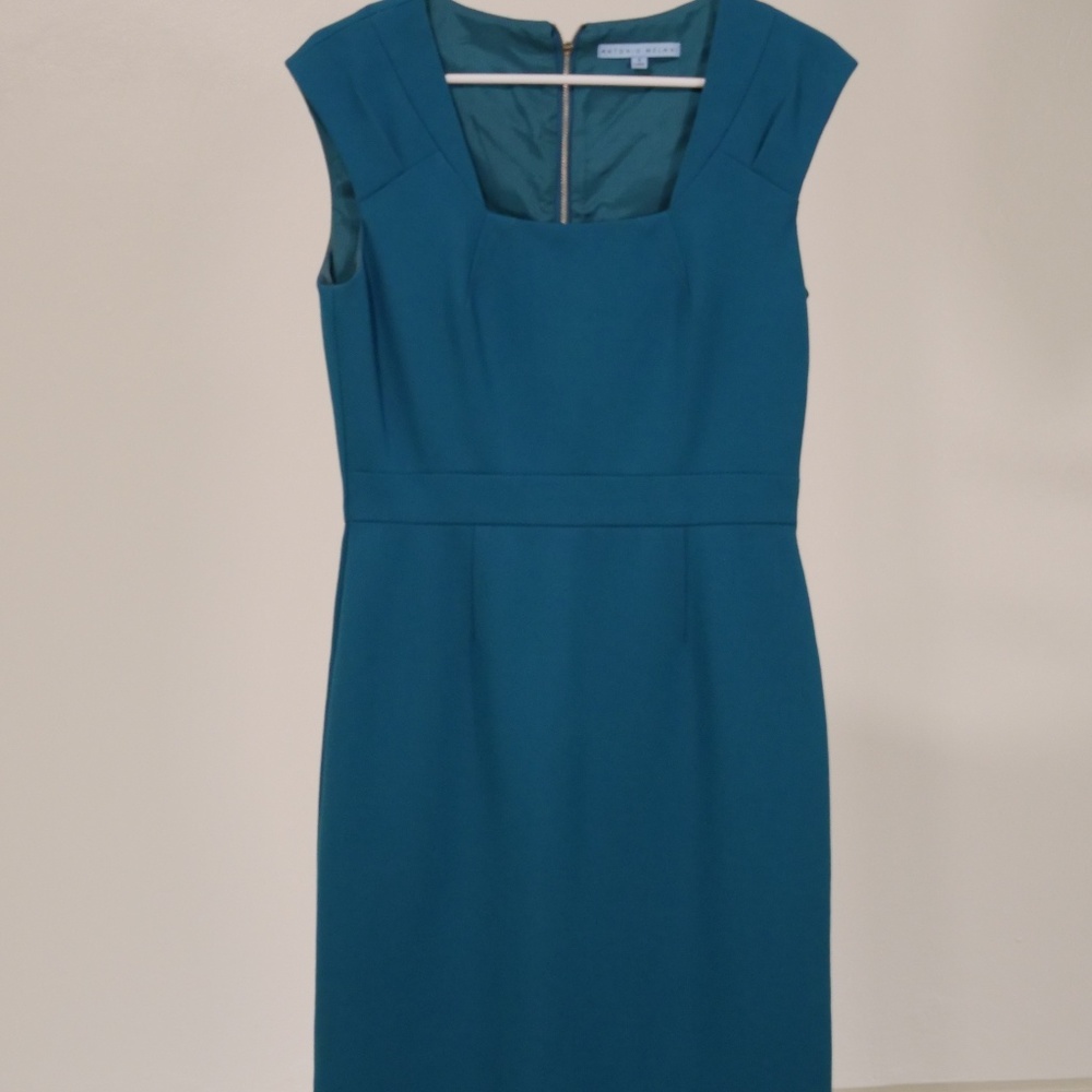 ANTONIO MELANI Knee Length Teal Dress. Size 4.